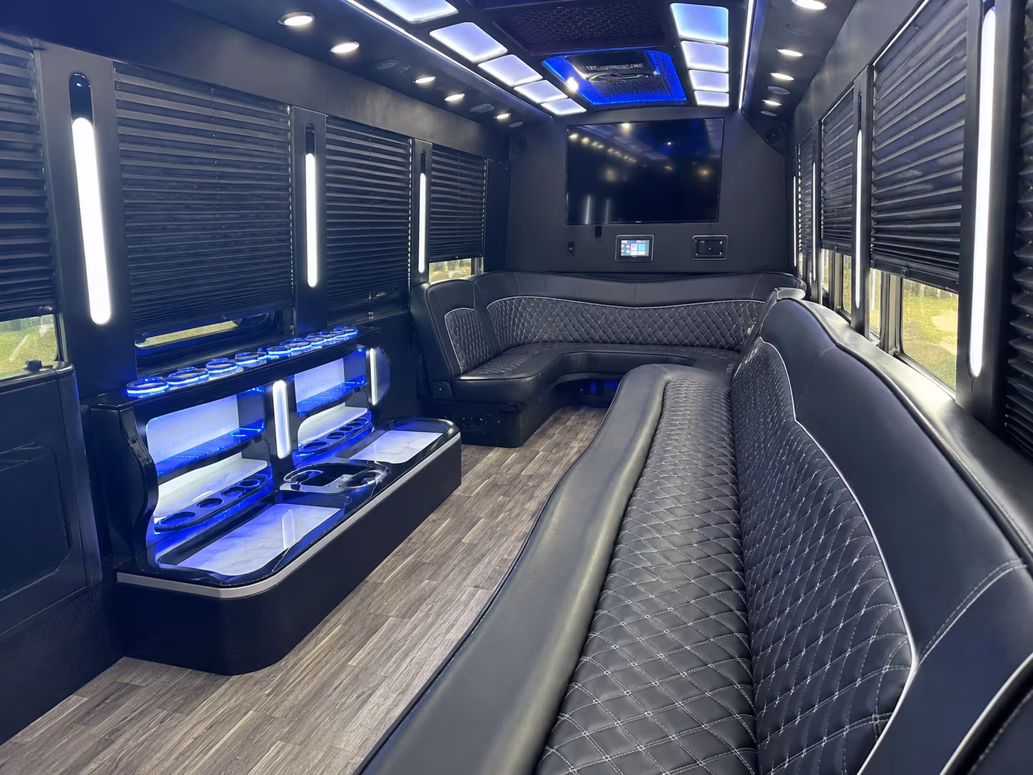 Spokane Valley Winery Tour & Pub Crawl Transportation party bus exterior